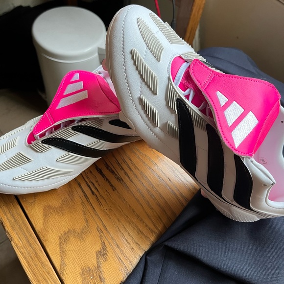 Adidas predator precision